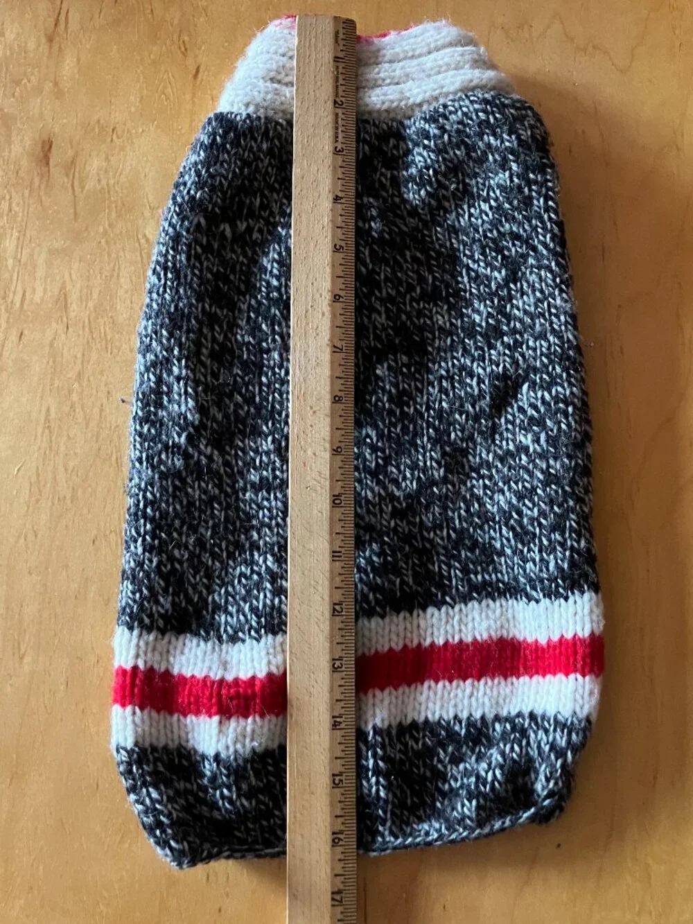 Chilly Dog Hand Knit Dog Sweater Gray Red White Made in Ecuador Medium